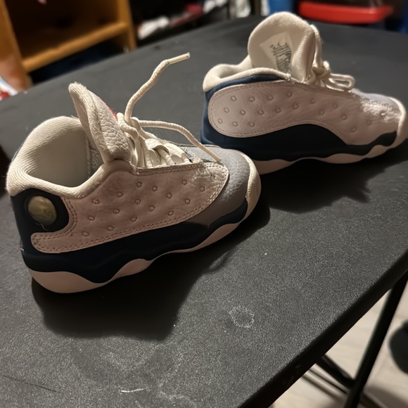 Toddler Jordan sneakers - Picture 2 of 6